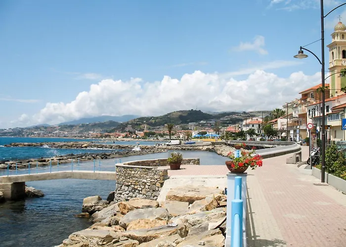 Apartment Entre Bateau Et Mer By Interhome